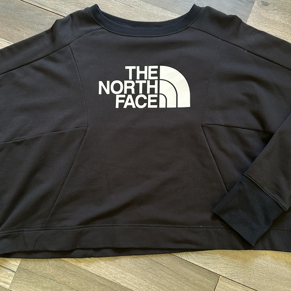 Northface cropped crew like new - Picture 4 of 10